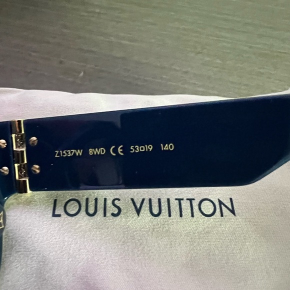 Louis Vuitton sunglasses - Picture 6 of 10